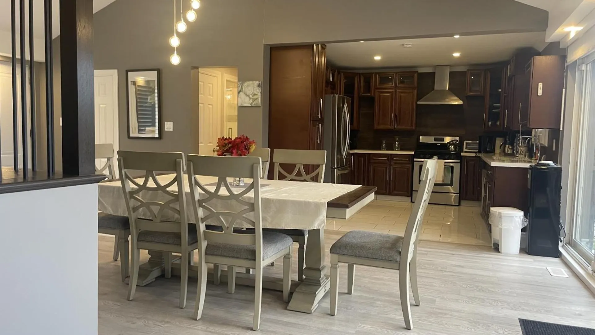Country In The City - Wonderful Complimentary Breakfast Delivered Daily To House Niagara Falls